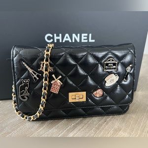 CHANEL, Bags, Chanelaged Calfskin Quilted Lucky Charms 255 Reissue Wallet  On Chainwoc Black